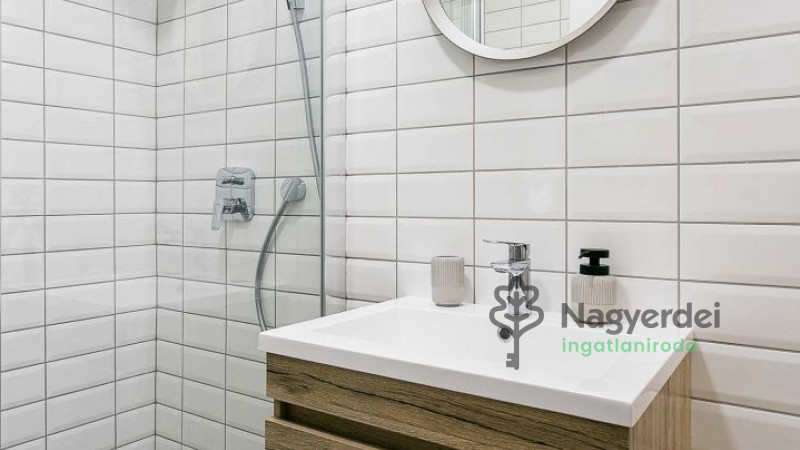 Debrecen, Belváros, Lakás, tégla lakás  