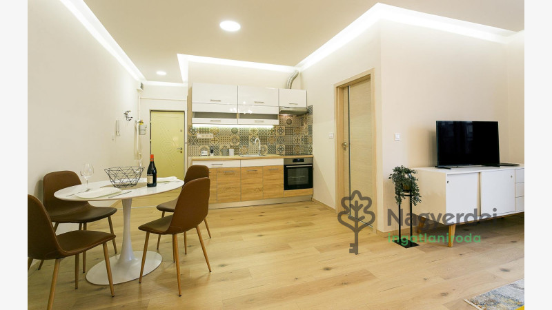 Debrecen, Belváros, Lakás, tégla lakás  