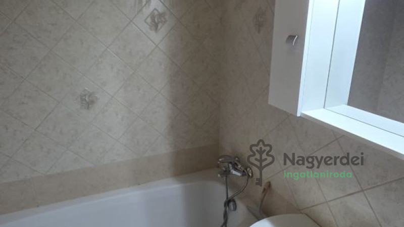 Debrecen, Egyetemváros, Lakás, tégla lakás  