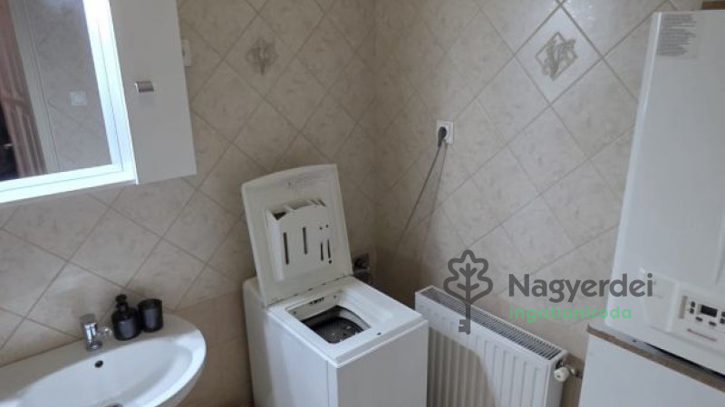 Debrecen, Egyetemváros, Lakás, tégla lakás  