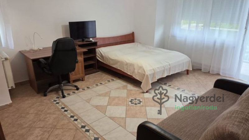 Debrecen, Egyetemváros, Lakás, tégla lakás  