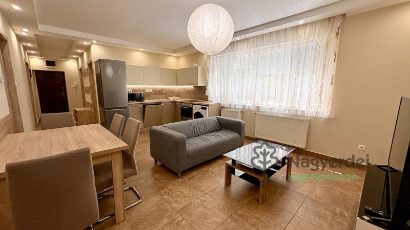 Debrecen, Lakás, tégla lakás  