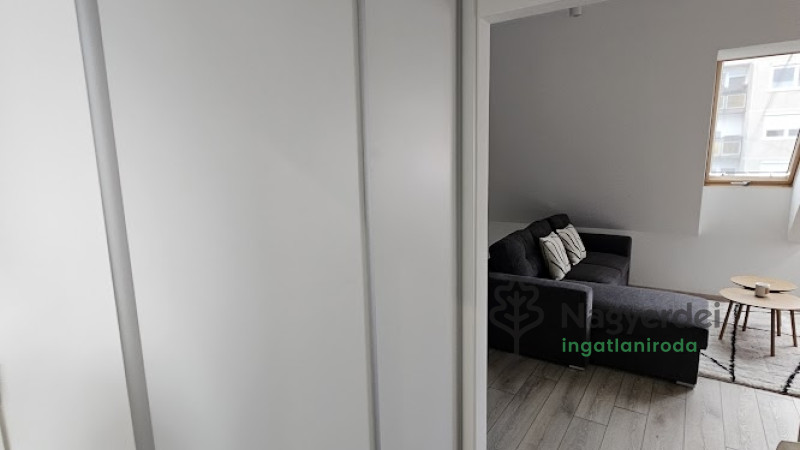 Hajdúszoboszló, Lakás, tégla lakás  