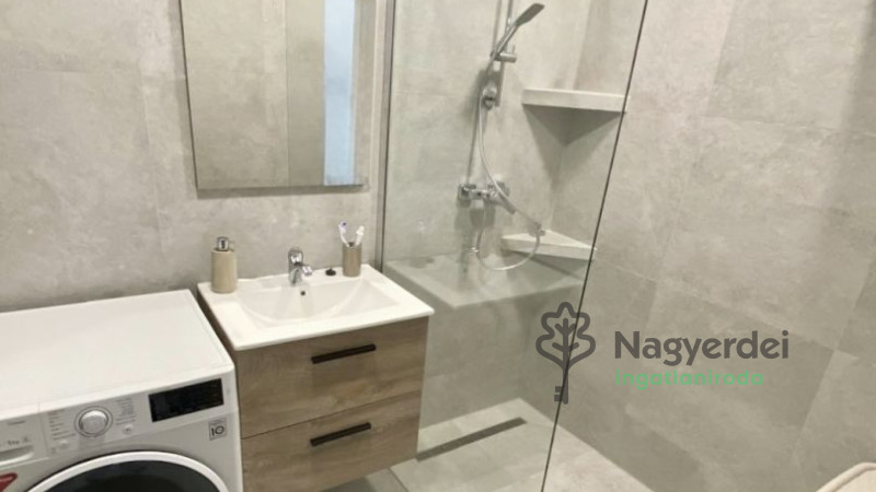 Debrecen, Belváros, Lakás, tégla lakás  