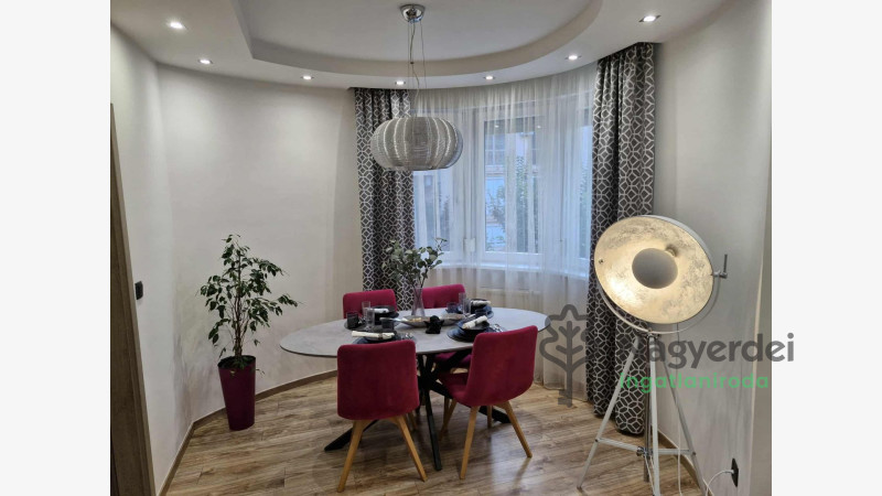 Debrecen, Kertváros, Lakás, tégla lakás  