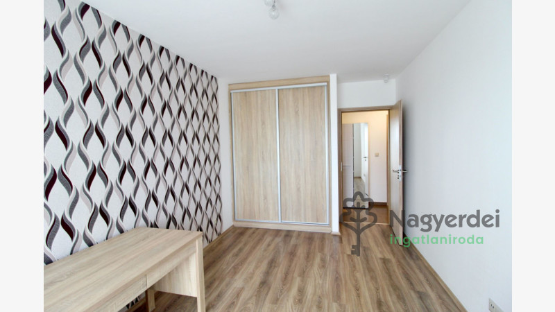Debrecen, Sestakert, Lakás, tégla lakás  