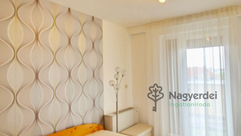 Debrecen, Sestakert, Lakás, tégla lakás  
