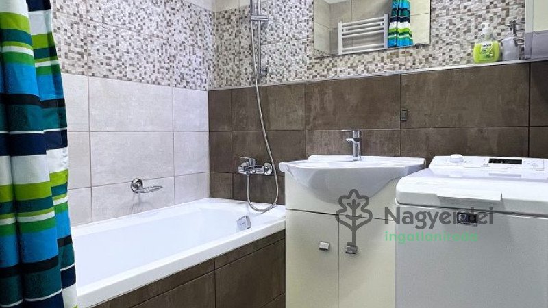 Debrecen, Sestakert, Lakás, tégla lakás  