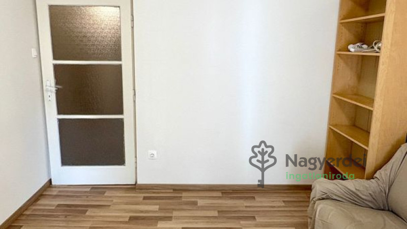 Debrecen, Nagyerdő, Lakás, tégla lakás  