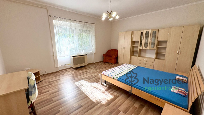 Debrecen, Nagyerdő, Lakás, tégla lakás  