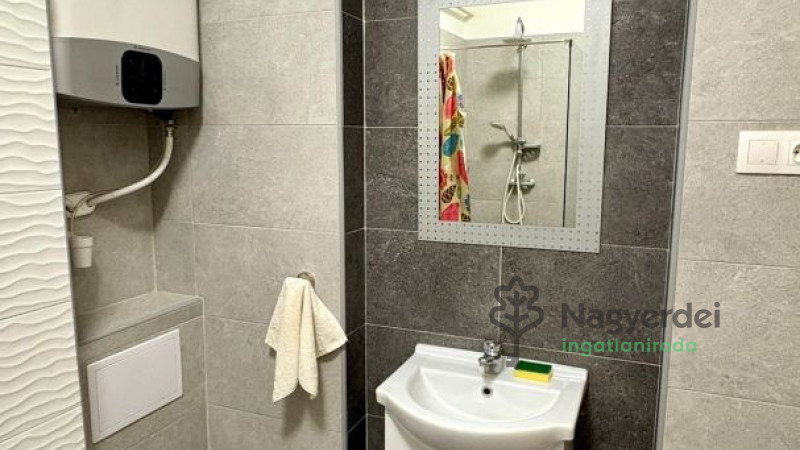 Debrecen, Nagyerdő, Lakás, tégla lakás  