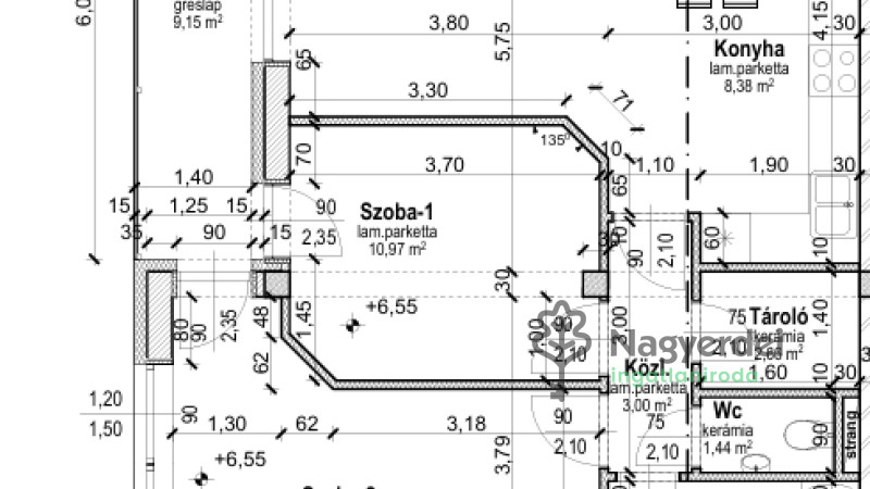 Téglás, Lakás, tégla lakás  