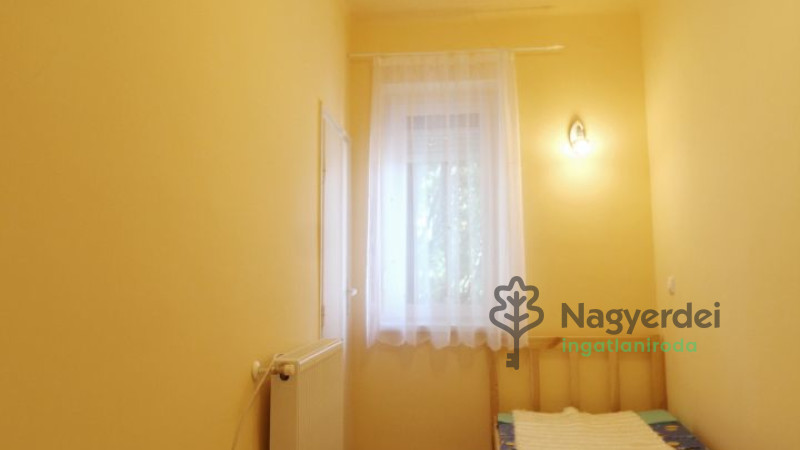 Debrecen, Péterfia, Lakás, tégla lakás  