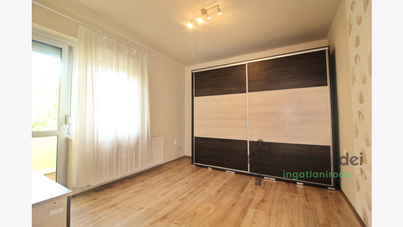 Debrecen, Péterfia, Lakás, tégla lakás  