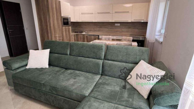 Debrecen, Homokkert, Lakás, tégla lakás  