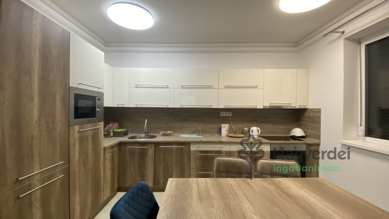 Debrecen, Homokkert, Lakás, tégla lakás  