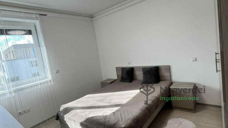 Debrecen, Homokkert, Lakás, tégla lakás  