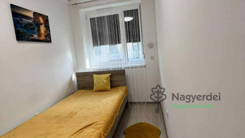 Debrecen, Homokkert, Lakás, tégla lakás  