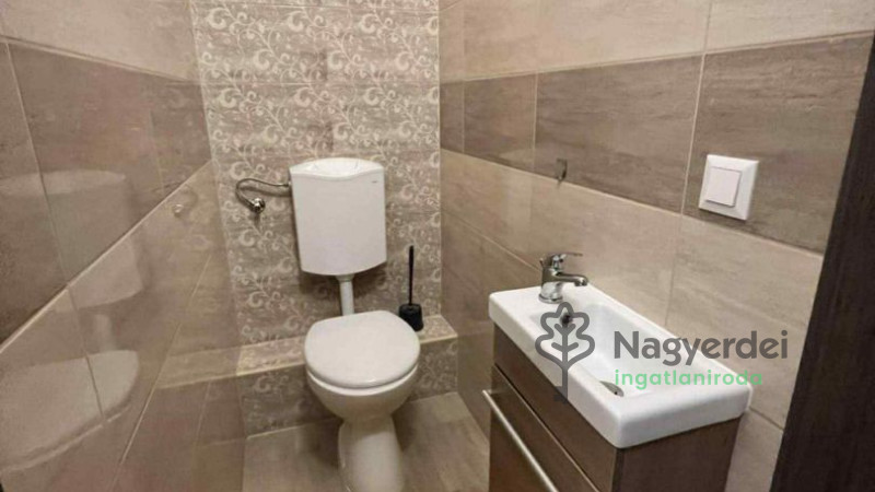 Debrecen, Homokkert, Lakás, tégla lakás  