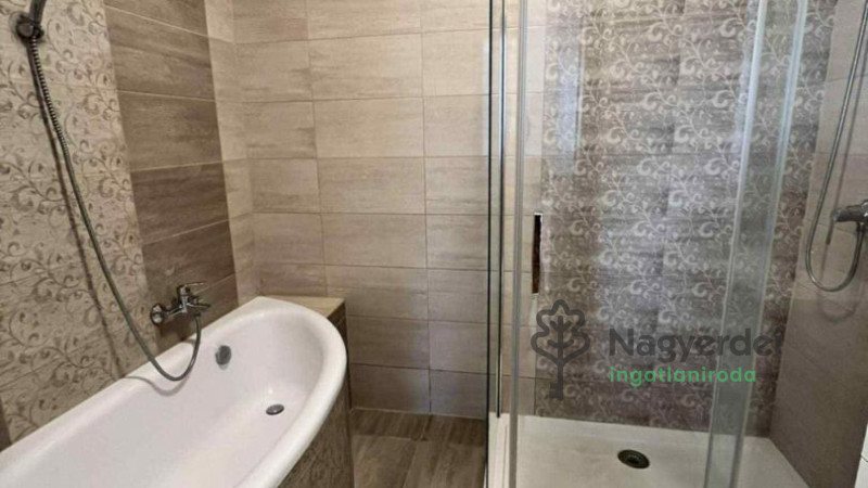 Debrecen, Homokkert, Lakás, tégla lakás  