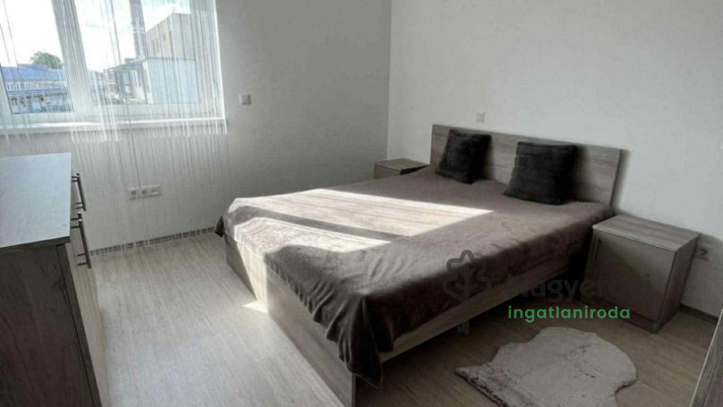 Debrecen, Homokkert, Lakás, tégla lakás  