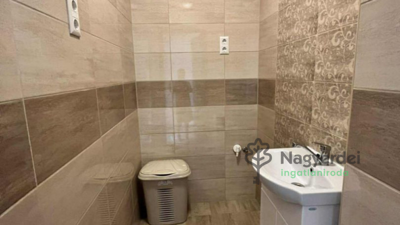 Debrecen, Homokkert, Lakás, tégla lakás  