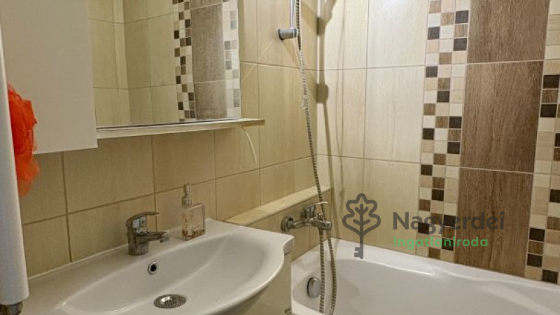 Debrecen, Sestakert, Lakás, tégla lakás  