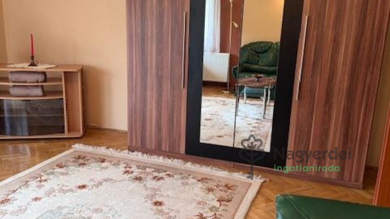 Debrecen, Nagyerdő, Lakás, tégla lakás  