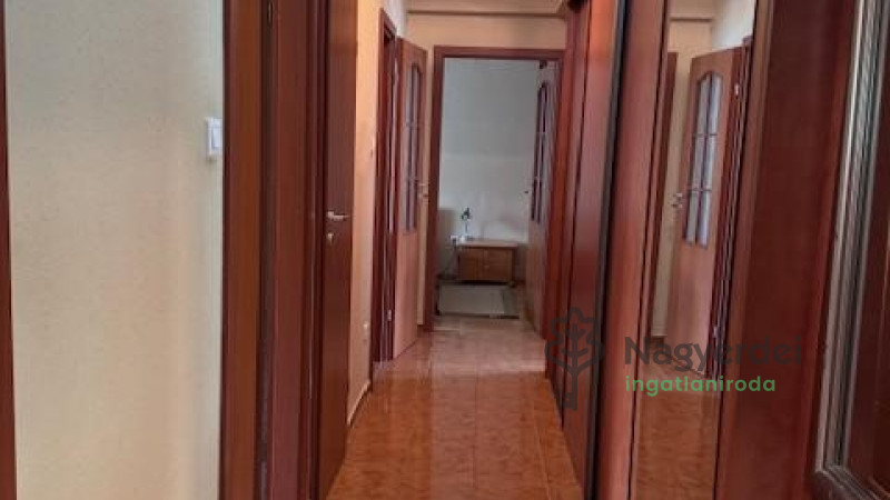 Debrecen, Nagyerdő, Lakás, tégla lakás  