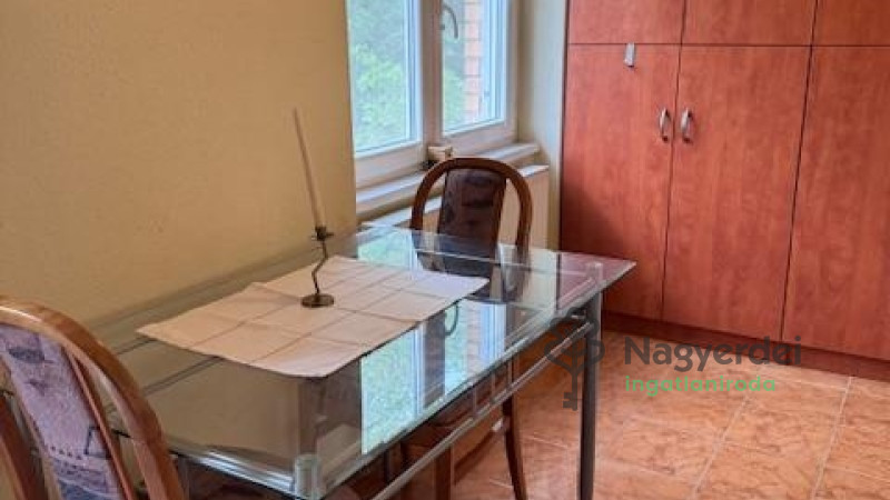 Debrecen, Nagyerdő, Lakás, tégla lakás  