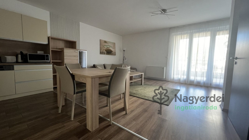 Debrecen, Sestakert, Lakás, tégla lakás  