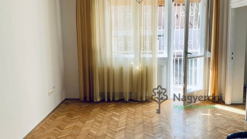 Debrecen, Nagyerdő, Lakás, tégla lakás  