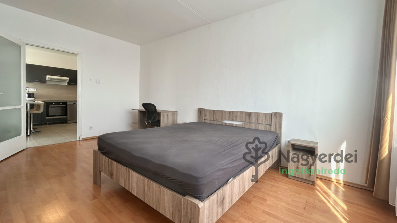 Debrecen, Sestakert, Lakás, panel lakás  