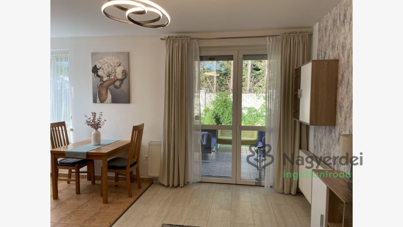 Debrecen, Lakás, tégla lakás  