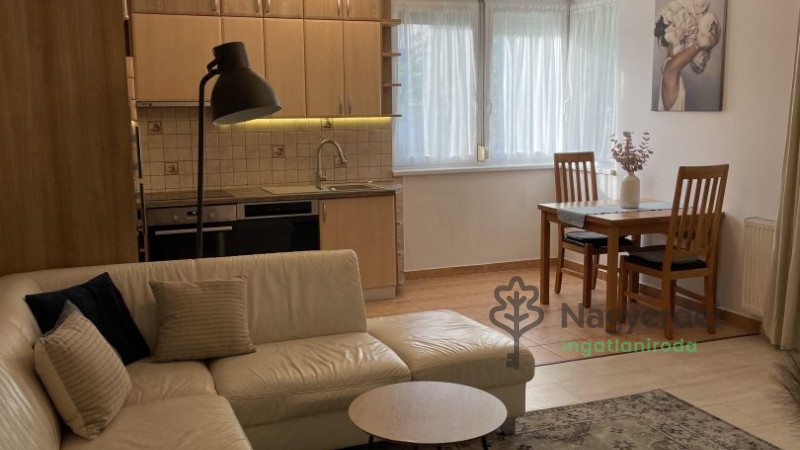 Debrecen, Lakás, tégla lakás  