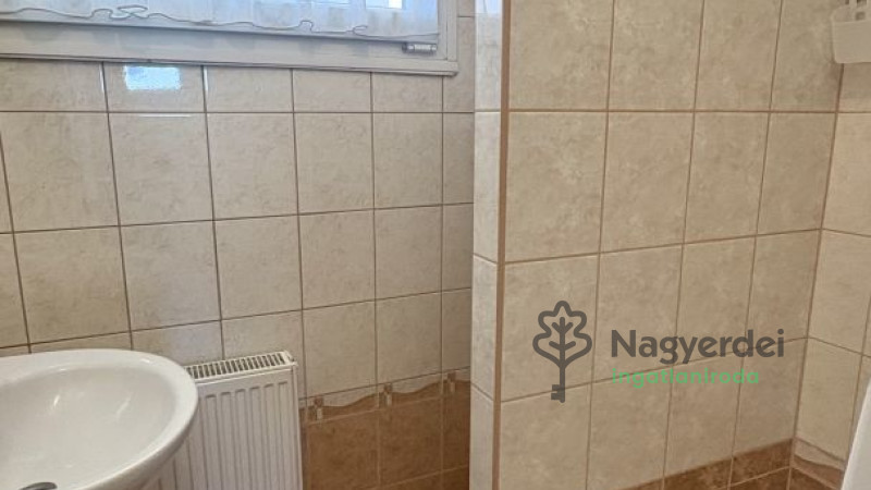 Debrecen, Epreskert, Lakás, tégla lakás  
