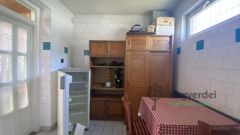 Téglás, Kereskedelmi ingatlan, panzió  