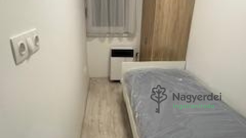 Debrecen, Újkert, Lakás, tégla lakás  