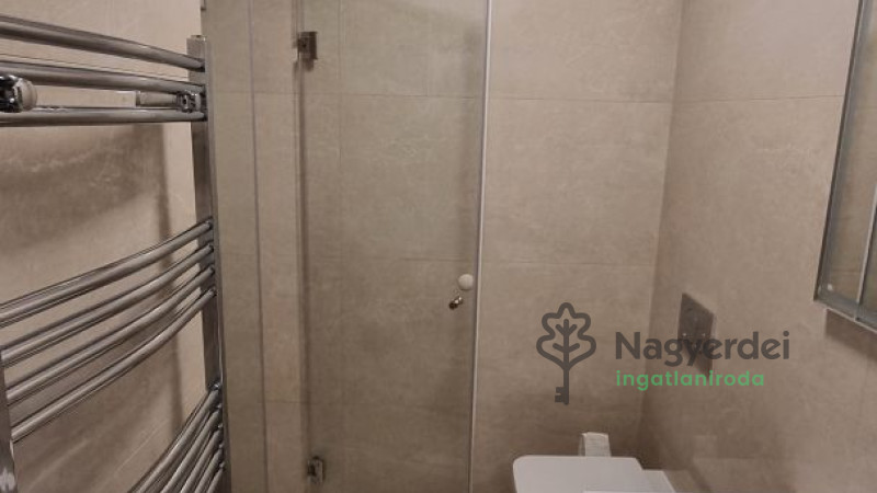 Debrecen, Sestakert, Lakás, tégla lakás  