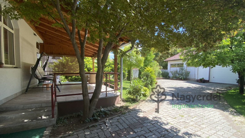 Debrecen, Akadémia kert, Ház, családi ház  