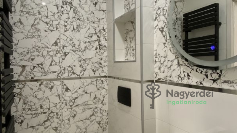 Debrecen, Nagyerdőalja, Lakás, tégla lakás  