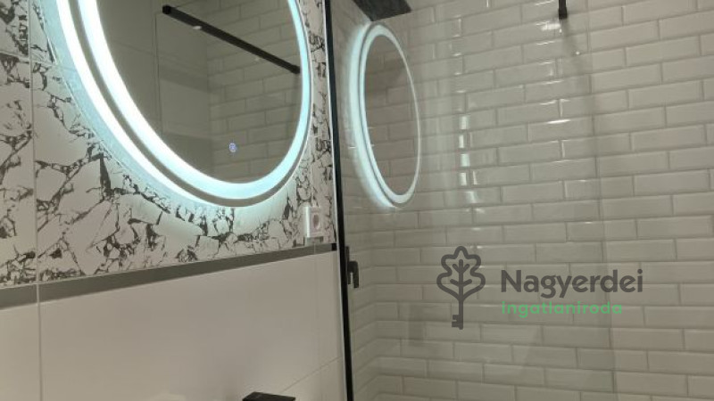 Debrecen, Nagyerdőalja, Lakás, tégla lakás  