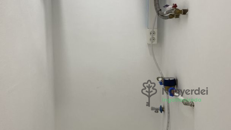 Debrecen, Nagyerdőalja, Lakás, tégla lakás  