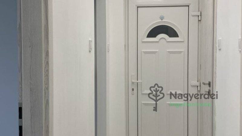 Debrecen, Nagyerdőalja, Lakás, tégla lakás  