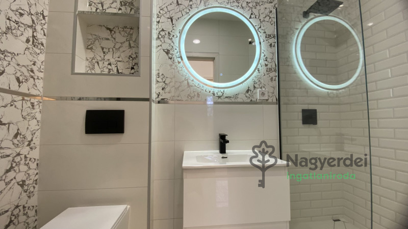 Debrecen, Nagyerdőalja, Lakás, tégla lakás  